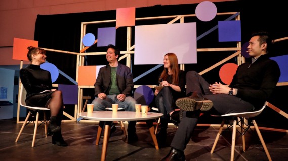 De gauche à droite: la directrice de la veille stratégique du Fonds des médias du Canada, Catherine Mathys; le professeur à l'université de Toronto, Steve Engels, la commissaire et critique artistique en nouveaux médias, Shauna Jean Doherty; et le fondateur de Greenlight Essentials, Jack Zhang. Photo: Mitchel Raphael Photography. Conférence analog fonds des médias du canada intelligence artificielle industries créatives